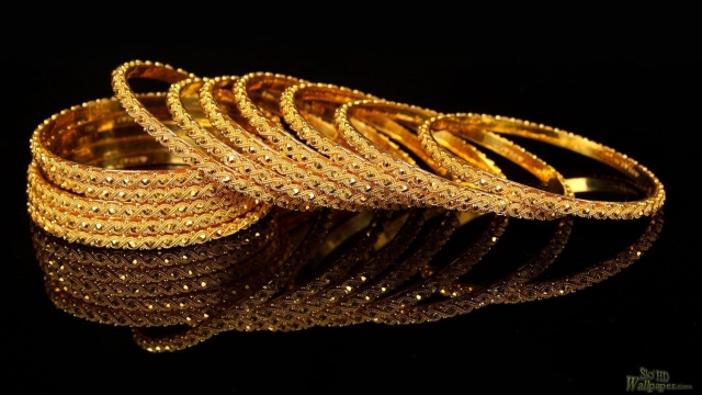 Buzzworthy Beauty: The Allure of Bee Jewelry
