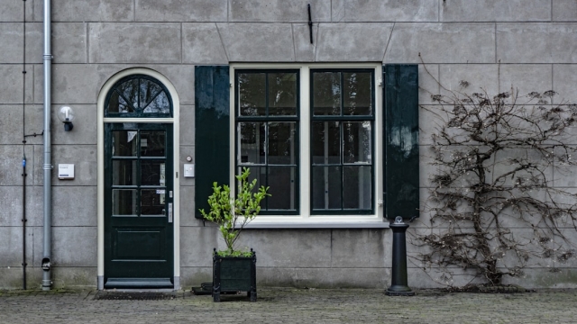 Common Types of Commercial Door Issues