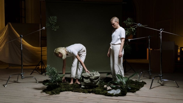 Understanding the Benefits of Automatic Pool Covers